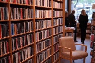 書店の倒産急減「滞在型」に活路